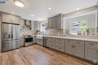 Building Photo - Fully Renovated San Anselmo 4x3 with large...