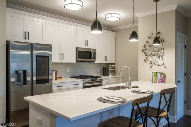 Building Photo - 663 Springfield Ave