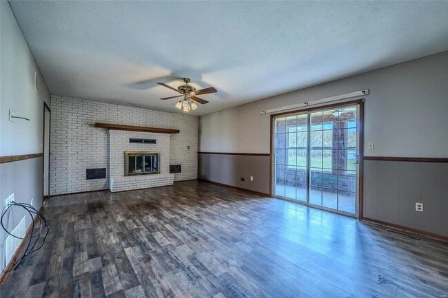 Building Photo - 3 Bedroom 2 Bathroom Home & 21 Acre Lot for rent.
