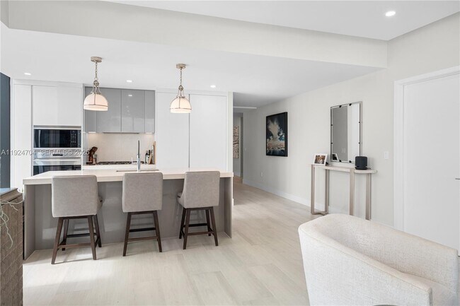 Building Photo - 788 NE 23rd St