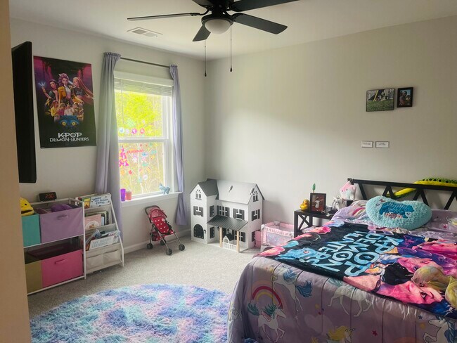 Building Photo - Eagle Creek