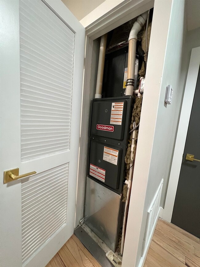 Building Photo - 12 Ivy Pl