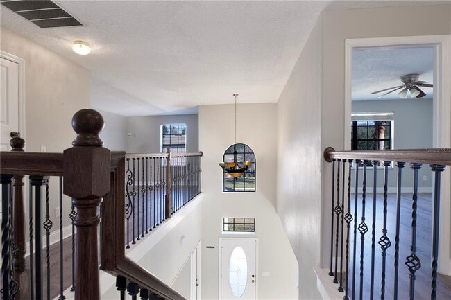 Building Photo - 10216 Oak Crest Rd