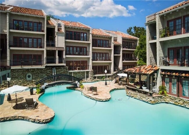 Building Photo - West Plaza Resort-Style  Living