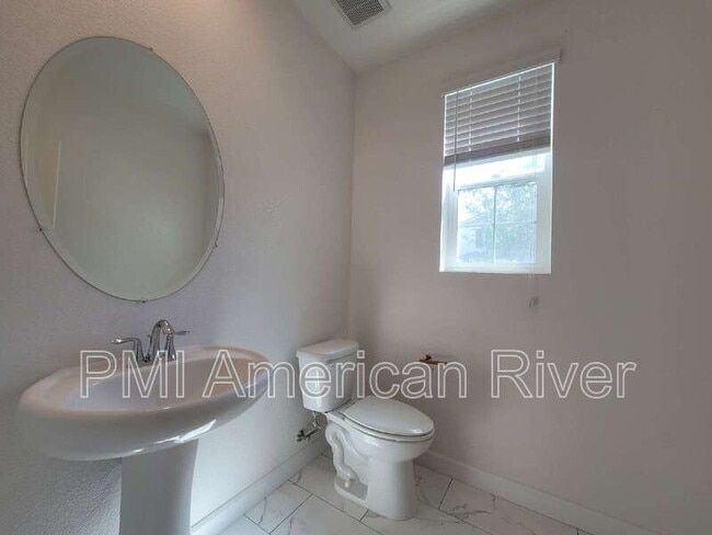 Building Photo - 3805 Amelia Rose Way