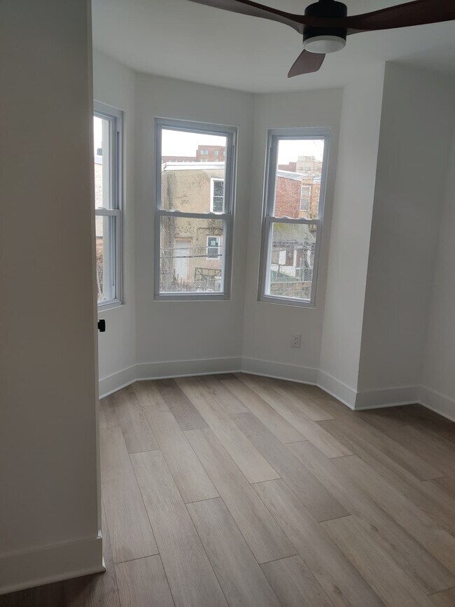 Building Photo - 1750 W Juniata St