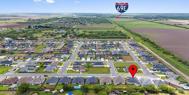 Building Photo - 29 N Queen Palm