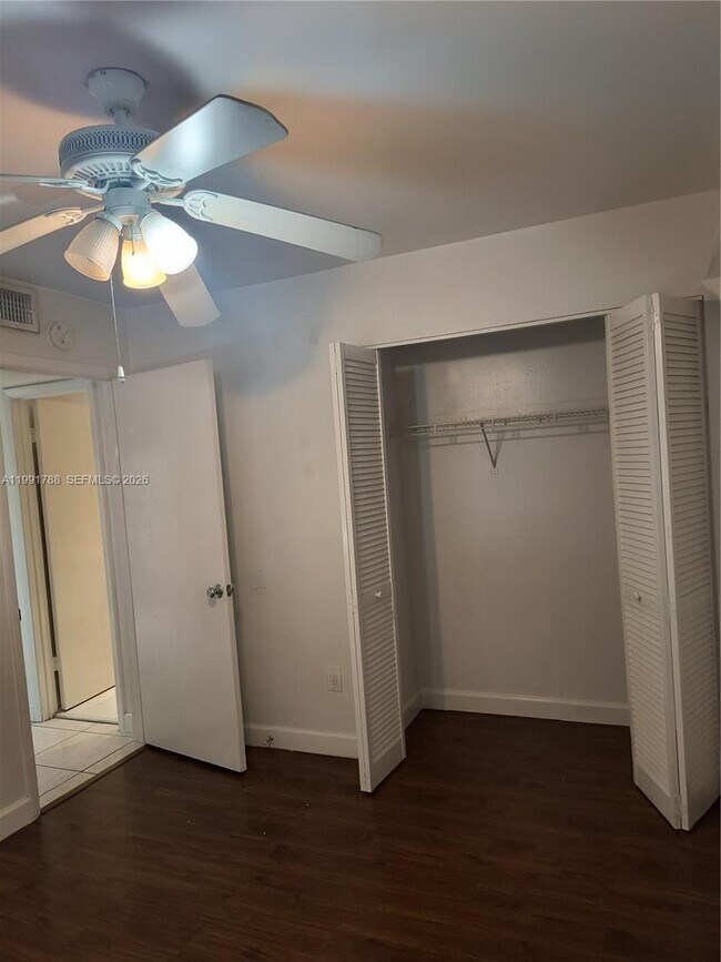 Building Photo - 850 NE 209th Terrace