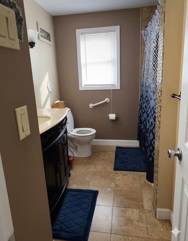 Building Photo - 449 Jensen Rd