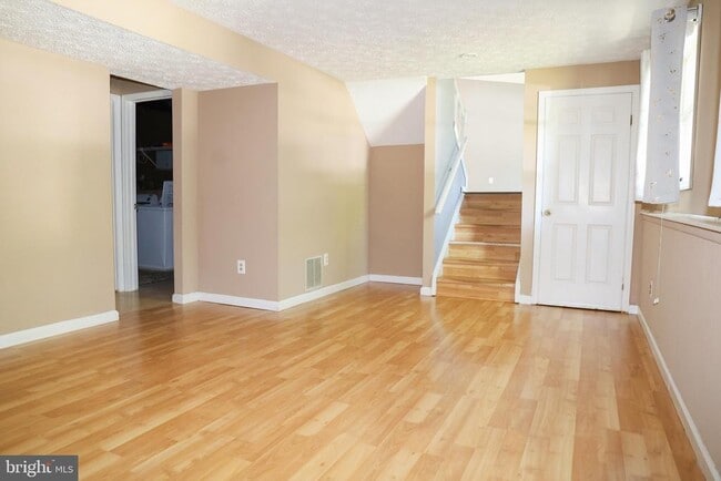 Building Photo - 3006 Summershade Ct