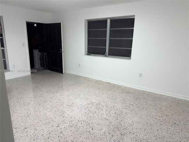 Building Photo - 1141 NW 32nd Ave