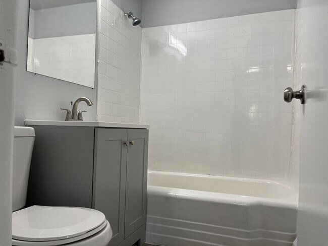 Interior Photo - 11456 S Hale Ave