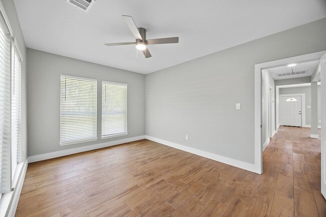 Building Photo - 3916 Kennon St