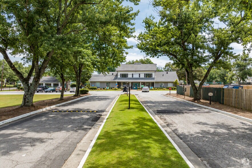 Nirvana Laurel Springs 5758 Highway 85 Riverdale GA 30274 Apartment