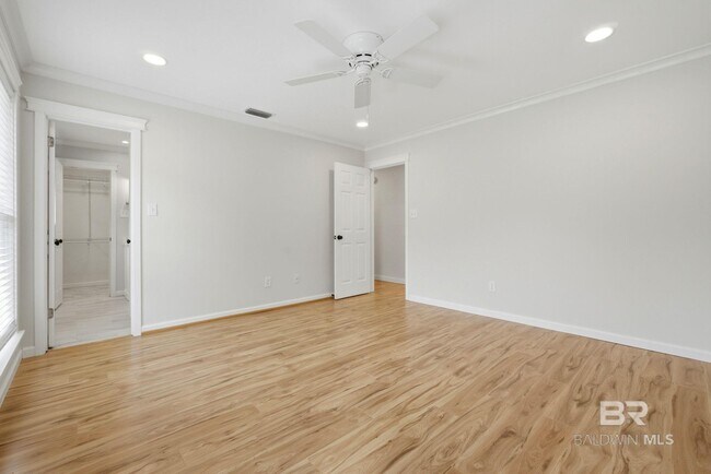 Building Photo - 108 Cherry Cir
