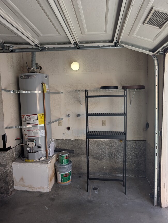 Building Photo - 18842 Vista Del Canon