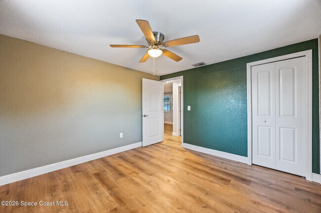 Building Photo - 826 Newfound Harbor Dr