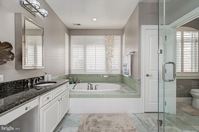 Building Photo - 621 Ponte Villas N