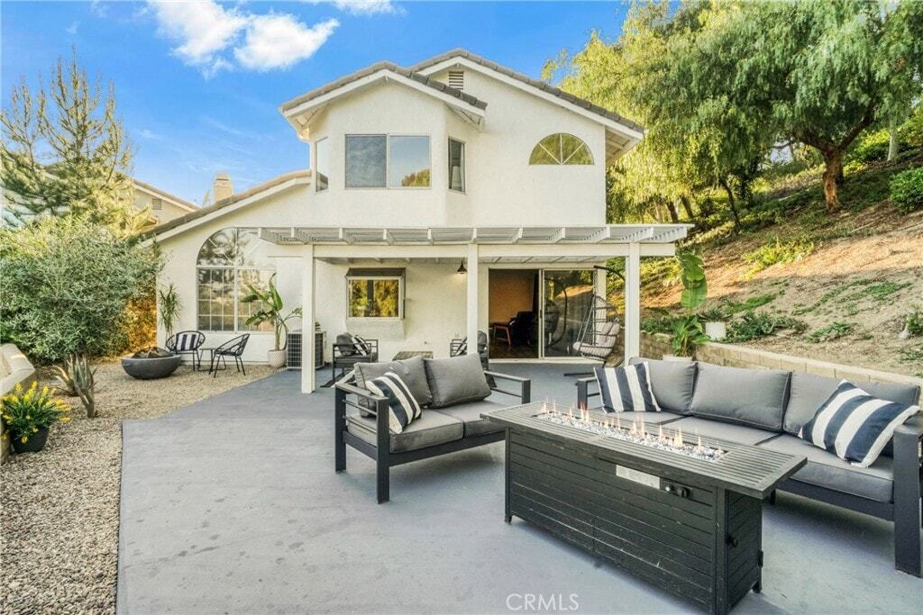 Building Photo - 7224 Bouquet Dr