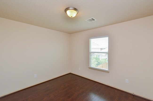 Building Photo - 25135 Ginger Ranch Dr