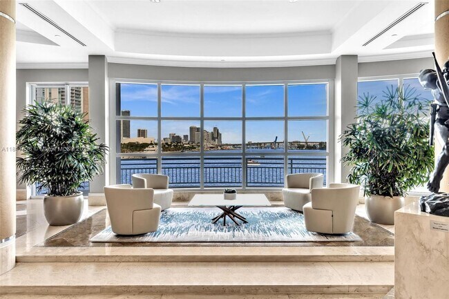Building Photo - 848 Brickell Key Dr