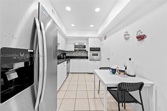 Building Photo - 3801 S Ocean Dr