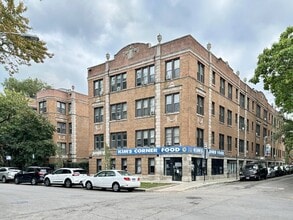 Building Photo - 1373 W Estes Ave