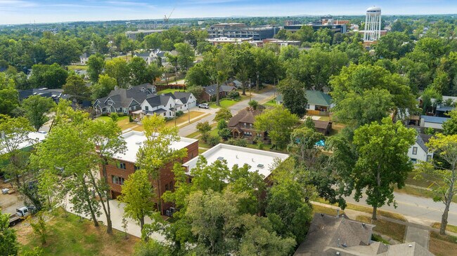 Building Photo - 501 NW B St