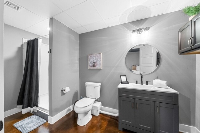 Building Photo - Large 3 Bedroom 3 1/2 Bath Condo For Rent ...