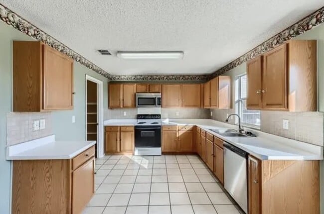 Building Photo - 2521 Brinlee Branch Ln