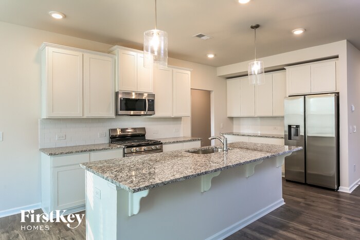 Building Photo - 558 Hillpark Ln