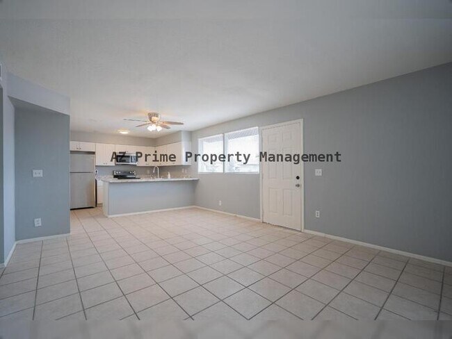 Building Photo - 4719 E Belleview St
