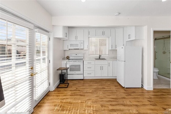 Building Photo - 8829 Sylmar Ave