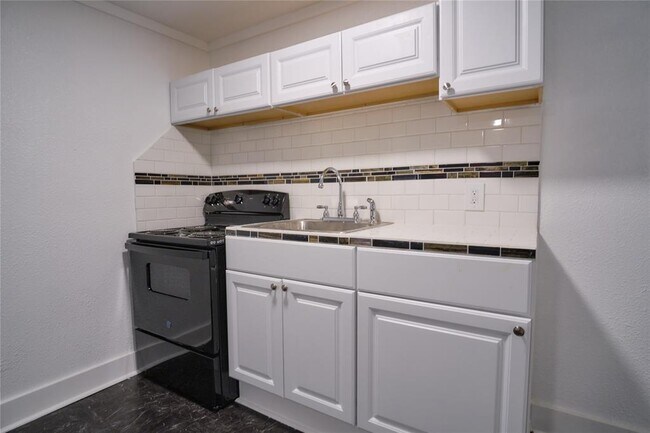 Building Photo - 2905 Norton St