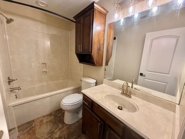 Building Photo - Lovely 3-bed/2-bath in Tyler near Lindale!