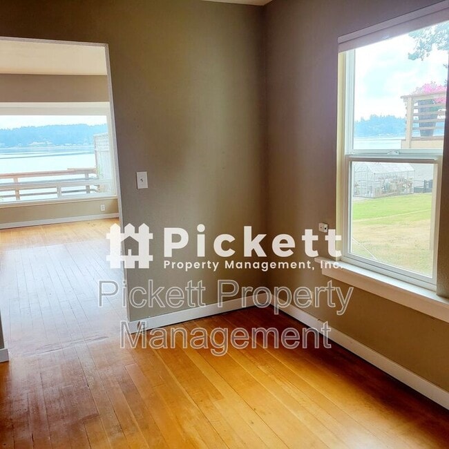 Building Photo - 2821 Erlands Beach Loop NW