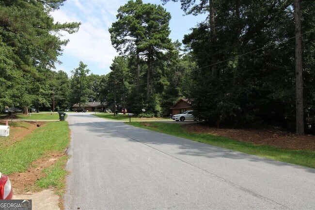 Building Photo - 105 Bristle Cone Ct