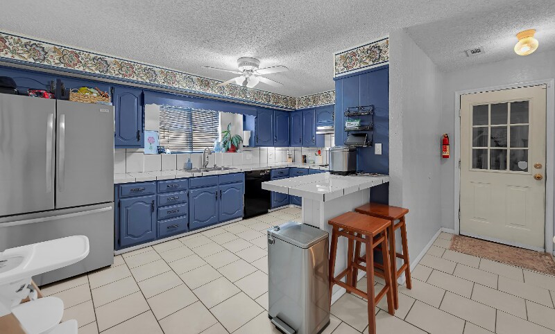 Building Photo - 400 Patricia Dr