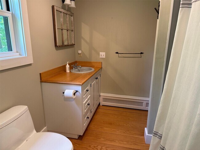 Building Photo - 41 Redmond Way