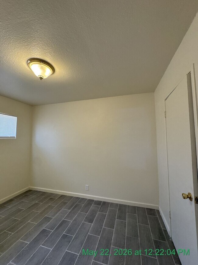 Building Photo - 3236