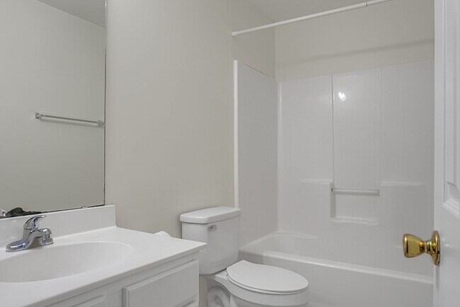 Building Photo - 121 Hornby Cir