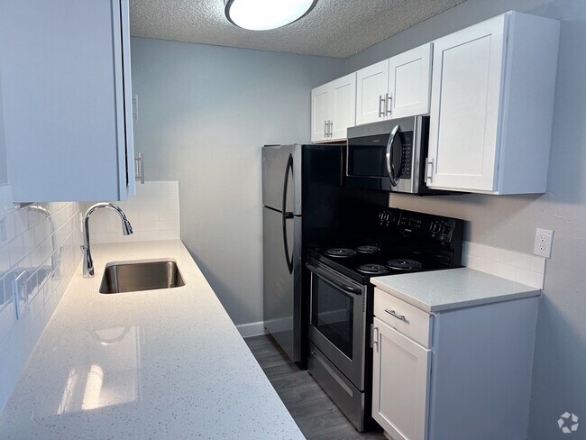 Renovated Kitchen - Reserve at Water Tower Village