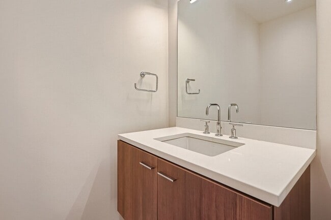 Building Photo - 3229 Quivas St