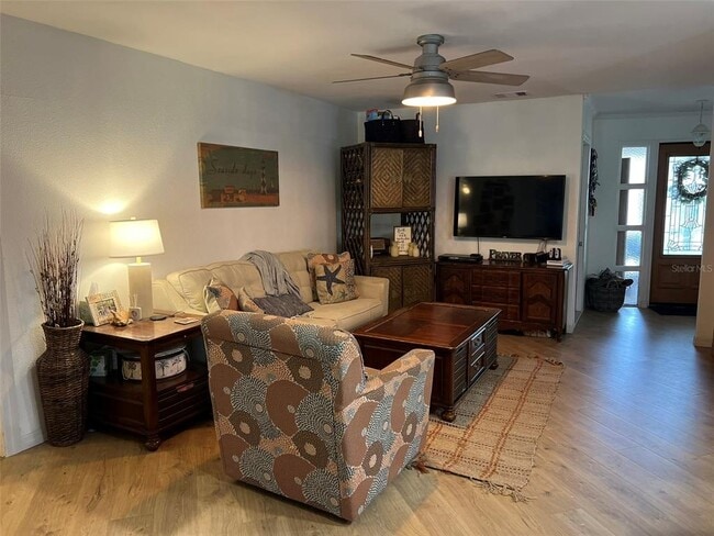 Building Photo - 2097 Swan Ln