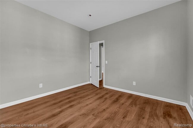 Building Photo - 2508 Clairmount Ave