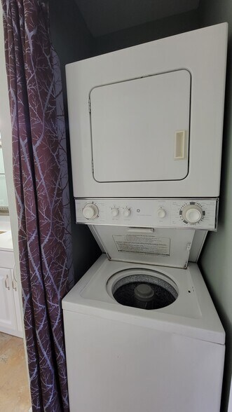 Building Photo - 11666 N 28th Dr