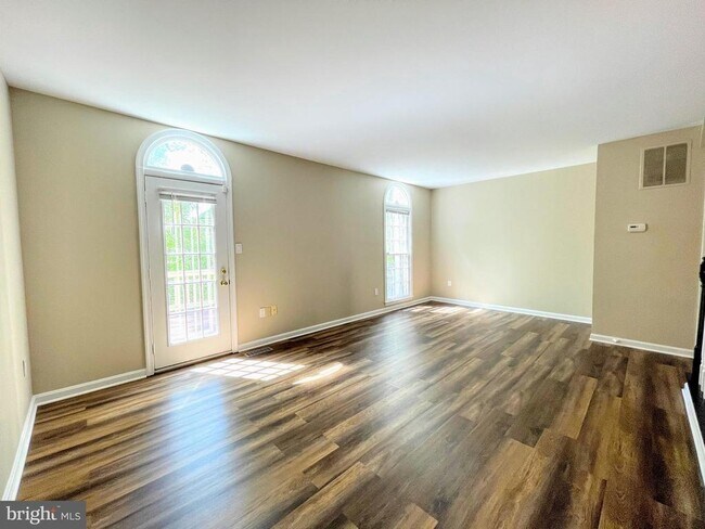 Building Photo - 11812 Great Owl Cir