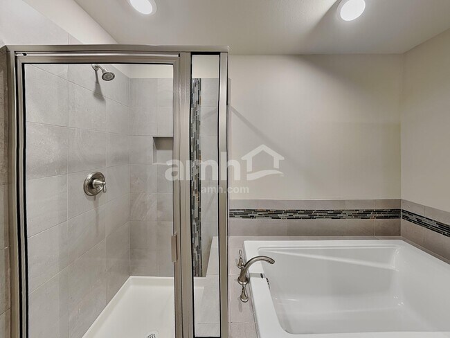 Building Photo - 5748 86th Dr NE