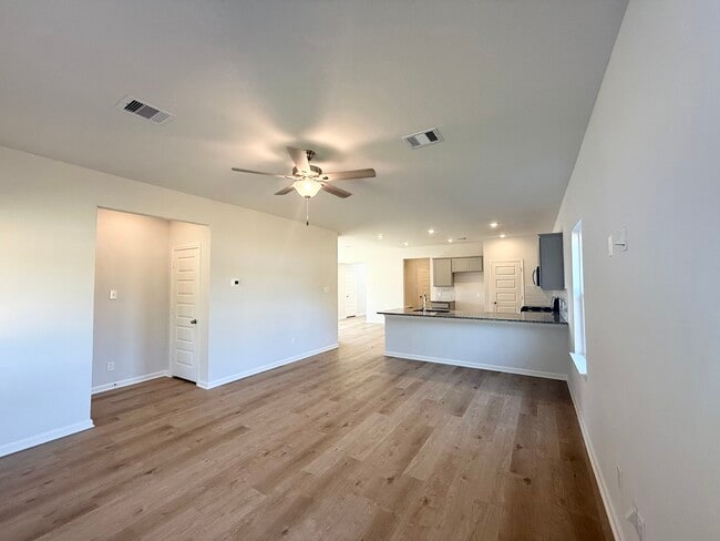 Building Photo - 15455 Foresail Ln