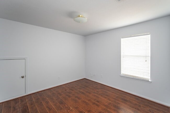 Building Photo - 2322 Cool Springs Ln